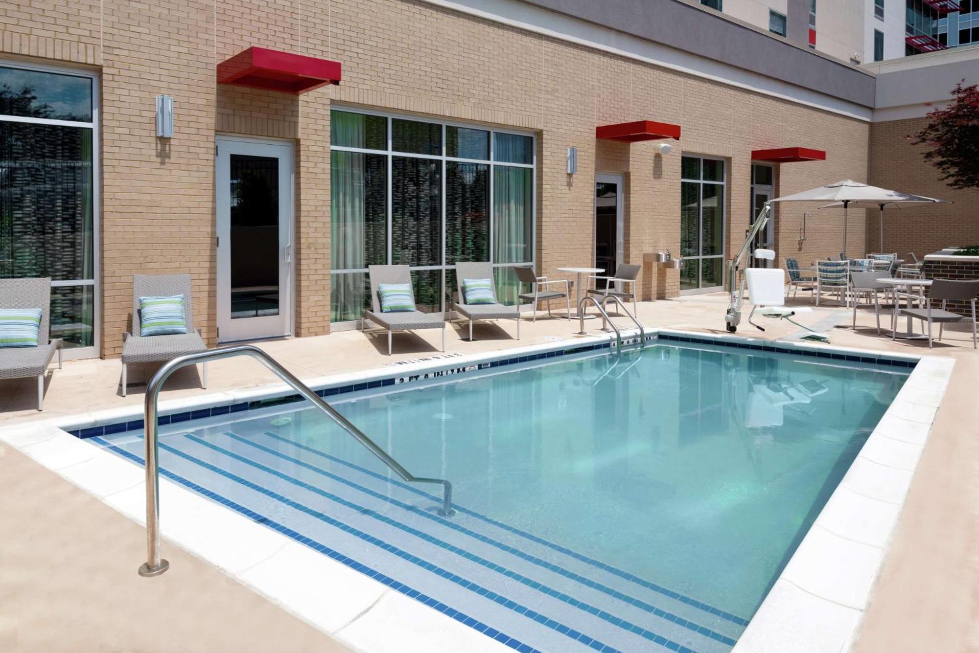 Hampton & Buckhead Place Atlanta