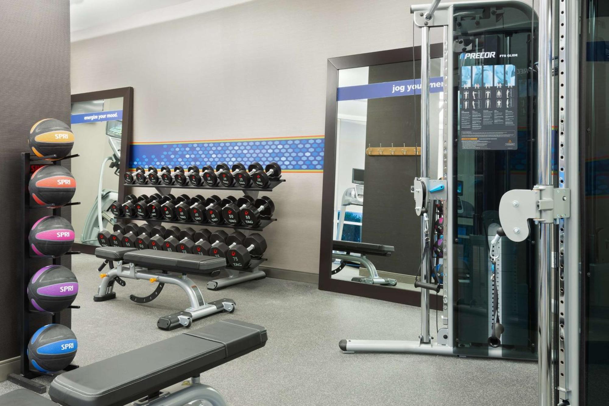 Hotel Hampton & Buckhead Place 3*