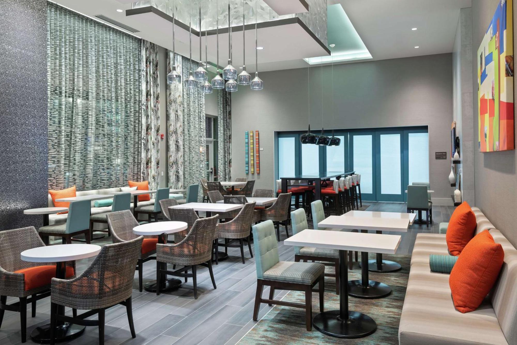 Hotel Hampton & Buckhead Place