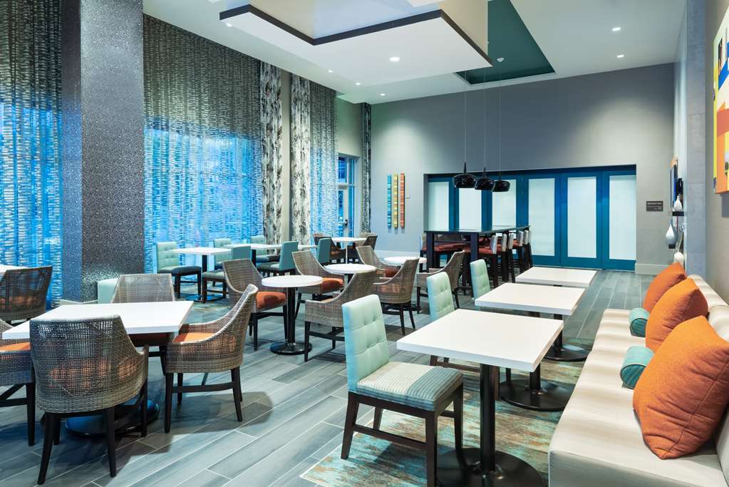 Hotel Hampton & Buckhead Place