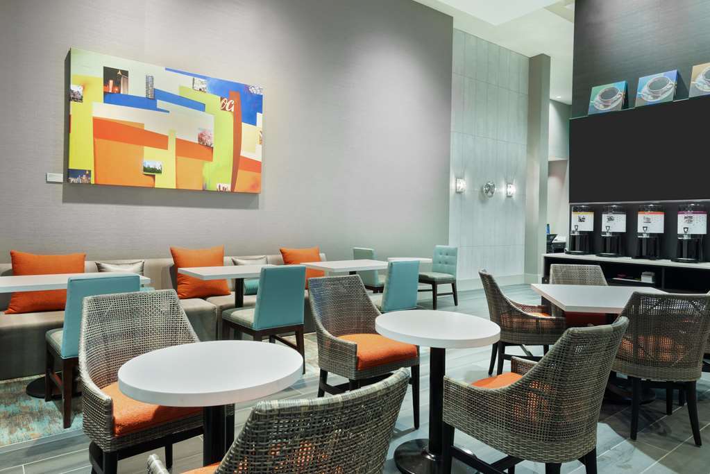Hampton & Buckhead Place Hotel 3*